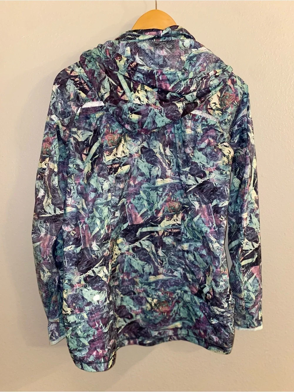 Lululemon Miss Misty Jacket II Iridescent Abstract Print Windbreaker Size 6